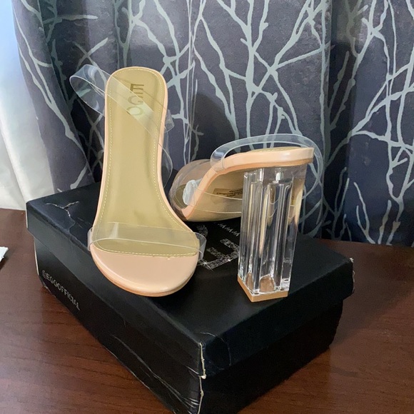 Heels - Picture 2 of 2